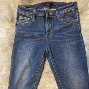 Ankle cut denim jeans